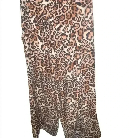 💕TEN💕J is for Justify Animal Print Jumpsuit - Picture 4 of 6